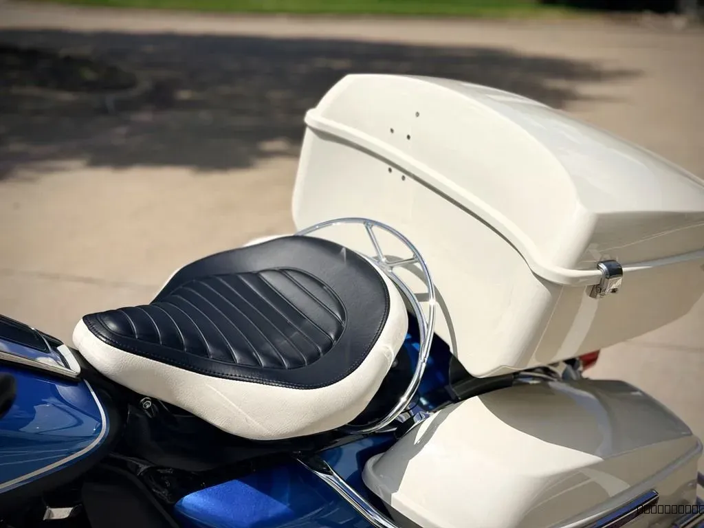 2021 Harley-Davidson® FLH - Electra Glide® Revival™ - Image 3