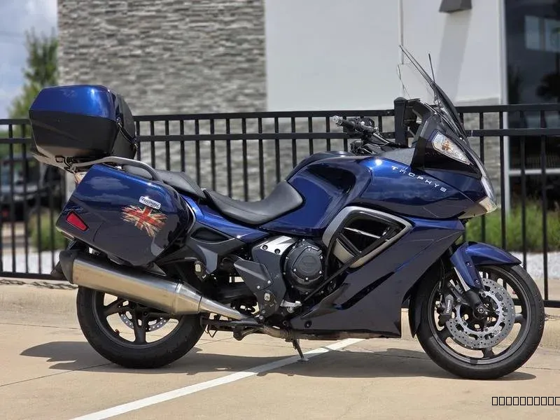 2013 Triumph trophy se - Image 3
