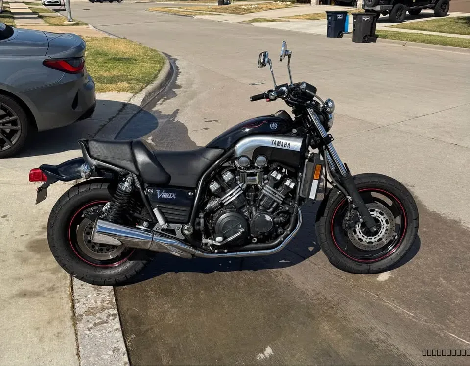 2006 Yamaha V Max - Image 2