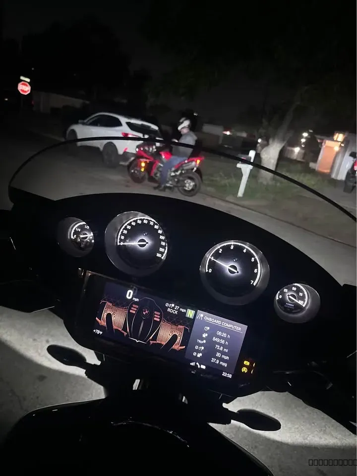 2022 BMW r18 - Image 3
