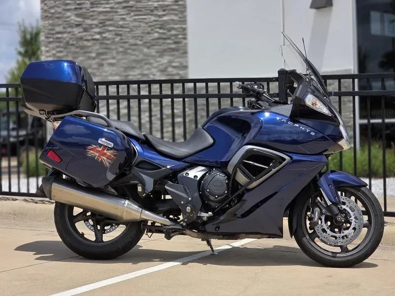 2013 Triumph trophy se - Image 2