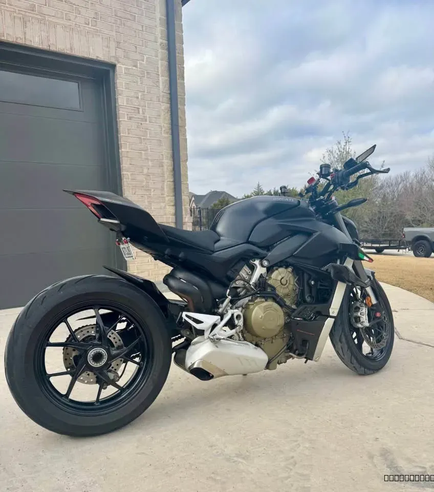 2021 Ducati Streetfighter - Image 3