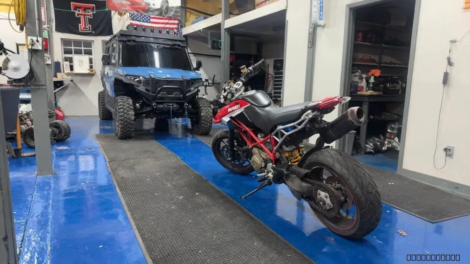 2008 Ducati Hypermotard - Image 2