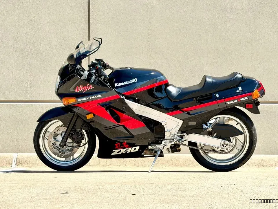 1990 Kawasaki zx-10 - Image 3
