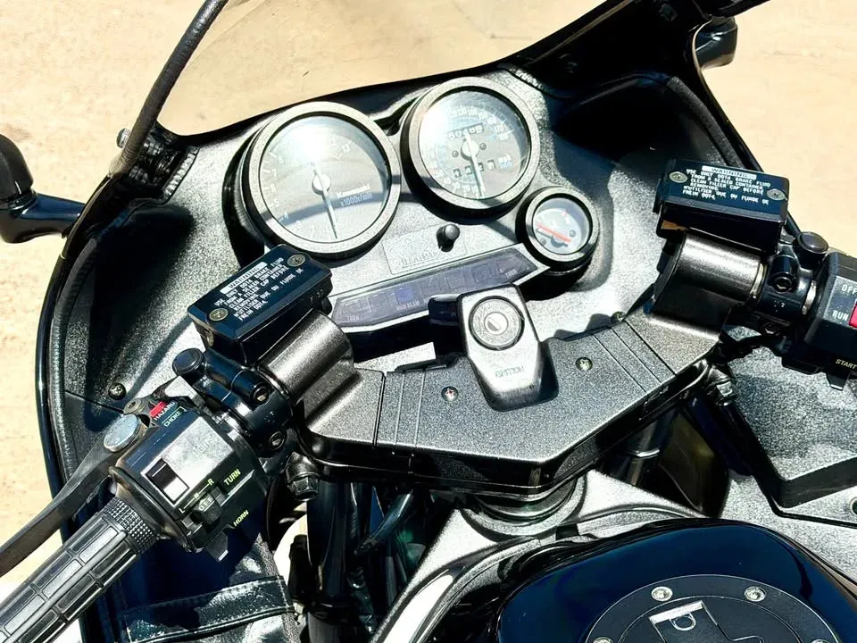 1990 Kawasaki zx-10 - Image 5