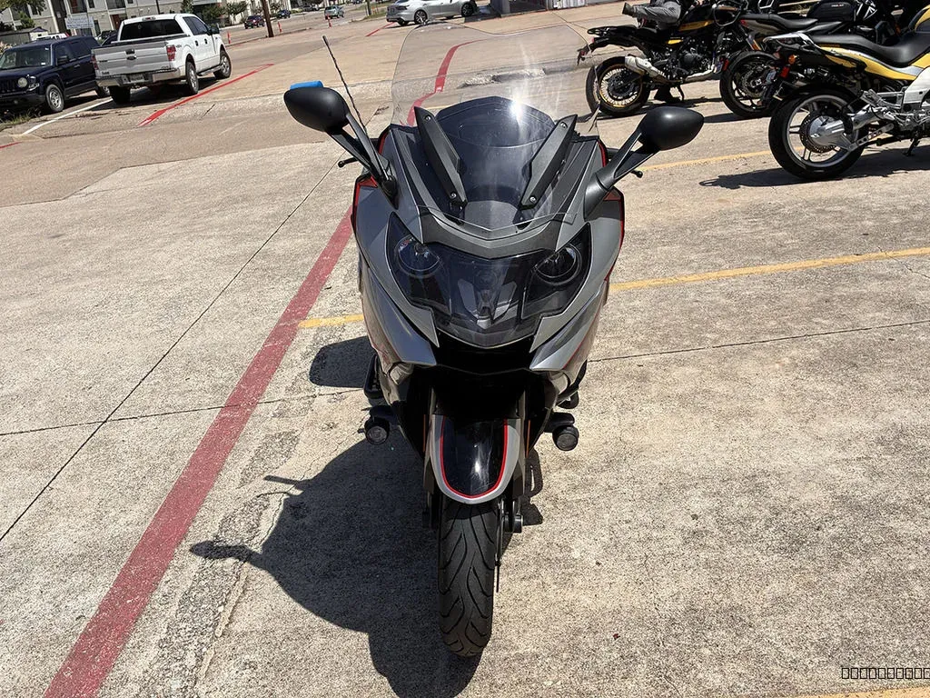 2020 BMW K 1600 GT Black Storm Metallic / Glacier Silver Metallic - Image 4